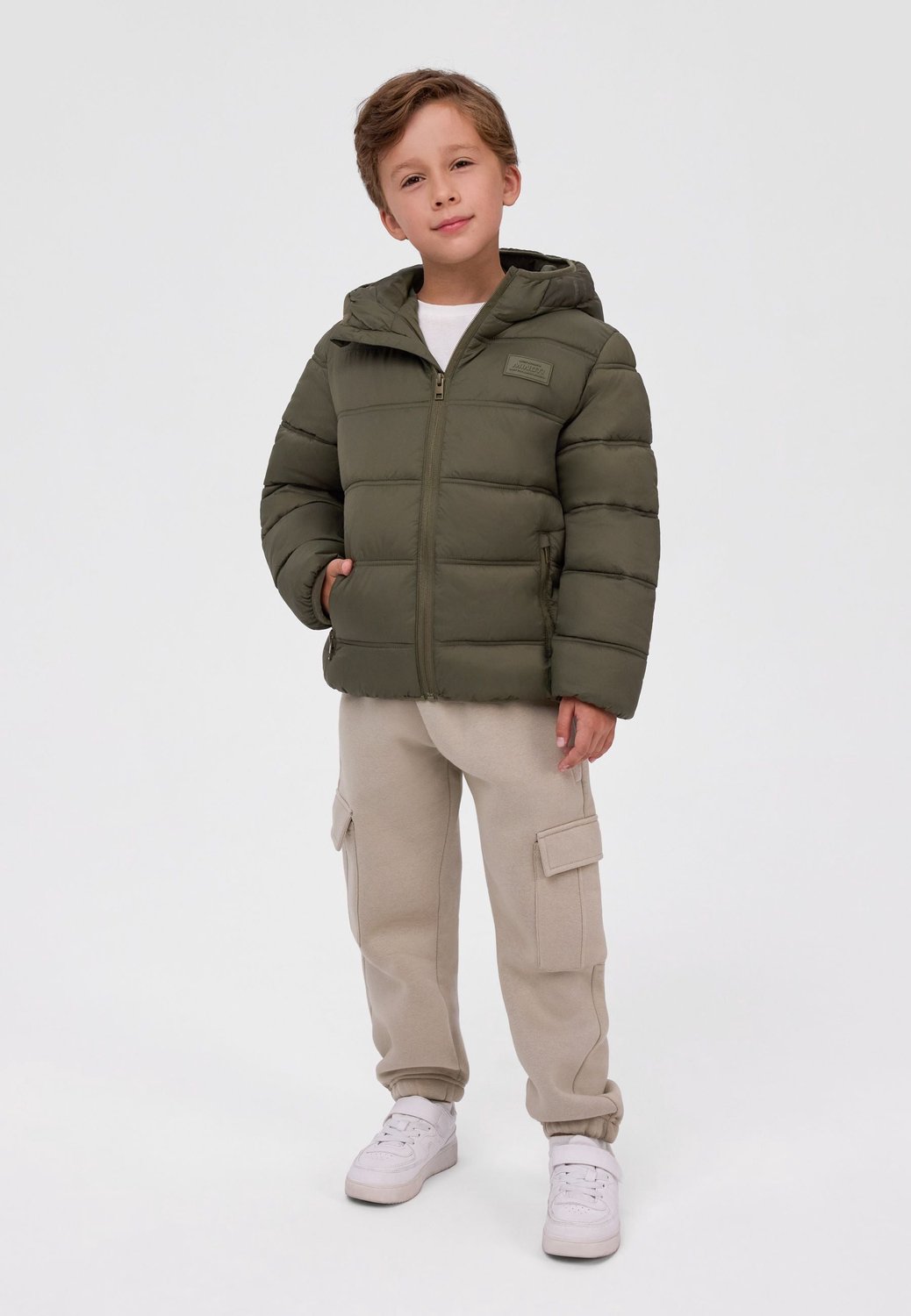 Minoti winterjas jongens – pufferjas met capuchon – brede stiksels – kaki
