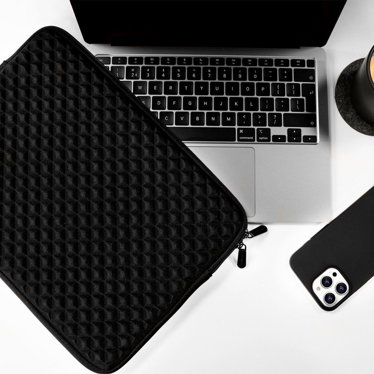 Laptophoes 15,6 & 17 inch waterafstotend krasbestendig soft velvet binnenkant met ritssluiting zwart - Afbeelding 3