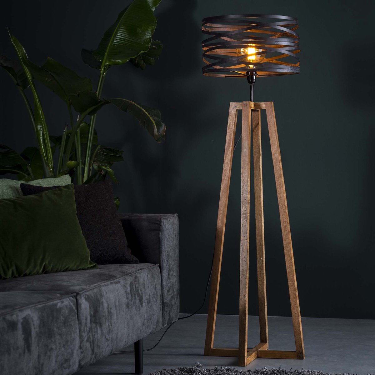 Landelijke vloerlamp wikkel houten kruisframe | 1 lichts | bruin | metaal | 135 cm hoog | Ø 41 cm | staande lamp | modern / sfeervol design