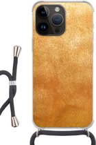 Geschikt voorApple Iphone 14 Pro - Crossbody Case - IJzer - Roest print - Goud - Metaal - Luxe - Siliconen - Crossbody - Backcover met Koord - Telefoonhoesje met koord - Hoesje met touw