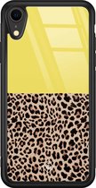Casimoda® hoesje - Geschikt voor iPhone XR - Luipaard Geel - Luxe Hard Case Zwart - Backcover telefoonhoesje - Geel