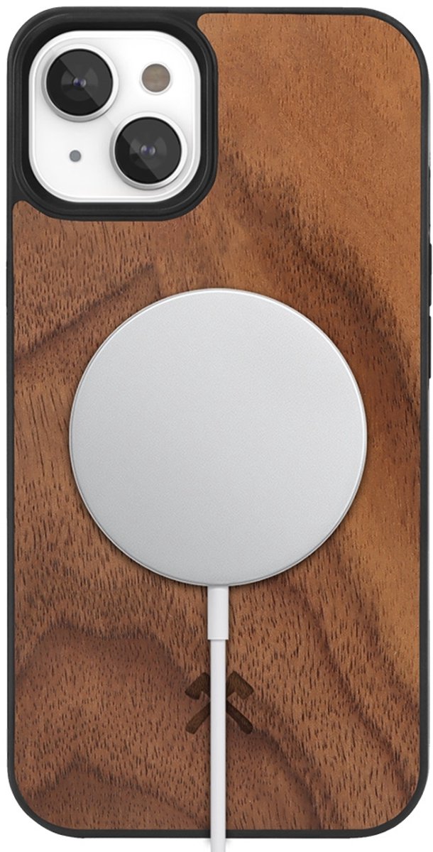 Woodcessories Magnetic Wooden Case - geschikt voor iPhone 14 Plus - ingelegd met echt walnoot hout - geschikt voor MagSafe en draadloos laden