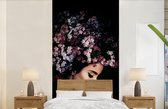 Behang - Fotobehang Bloesem - Vrouw - Roze - Bloemen - Luxe - Breedte 120 cm x hoogte 240 cm