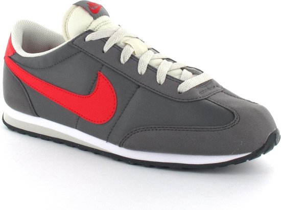 nike mach runner on feet