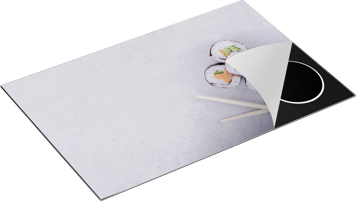 Chefcare Inductie Beschermer Sushi met Stokjes op een Grijze Achtergrond - 80,2x52,2 cm - Afdekplaat Inductie - Kookplaat Beschermer - Inductie Mat