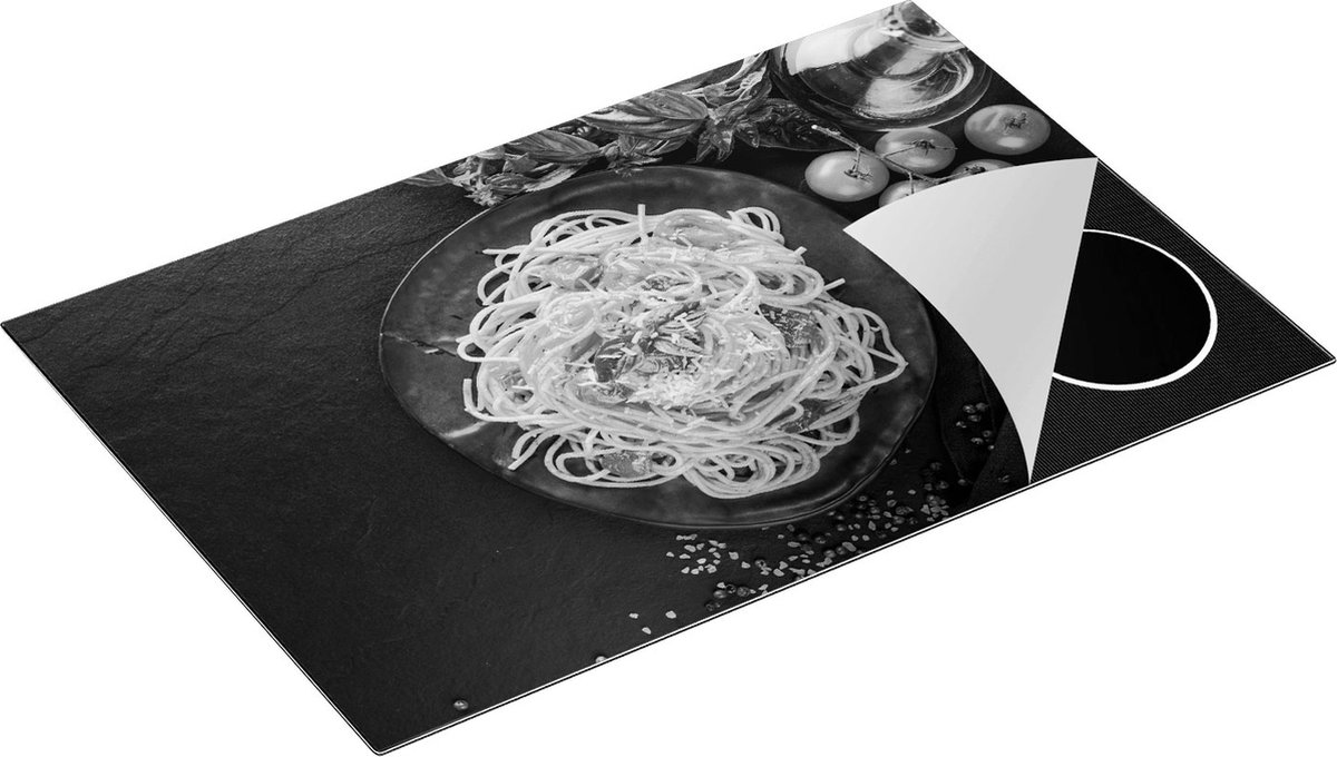 Chefcare Inductie Beschermer Bord met Spaghetti op een Zwarte Marmeren Plaat - Zwart Wit - 81,6x52,7 cm - Afdekplaat Inductie - Kookplaat Beschermer - Inductie Mat