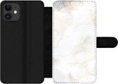 Bookcase Geschikt voor iPhone 12 Pro telefoonhoesje - Marmer print - Wit - Geel - Met vakjes - Wallet case met magneetsluiting