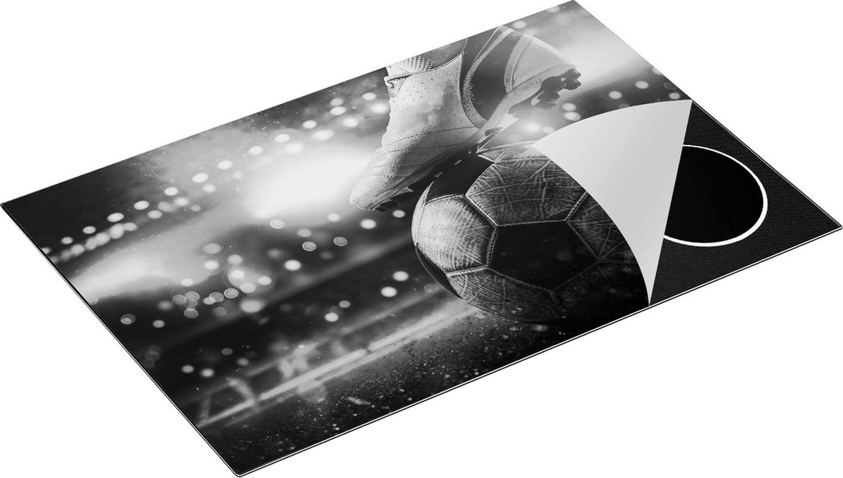 Chefcare Inductie Beschermer Voetbal Aftrap met de Bal in het Stadion - Zwart Wit - 80x52 cm - Afdekplaat Inductie - Kookplaat Beschermer - Inductie Mat