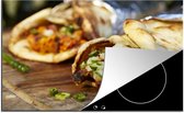KitchenYeah® Inductie beschermer 80x52 cm - Indiaas eten met kip Tandoori en lamskebab - Kookplaataccessoires - Afdekplaat voor kookplaat - Inductiebeschermer - Inductiemat - Inductieplaat mat