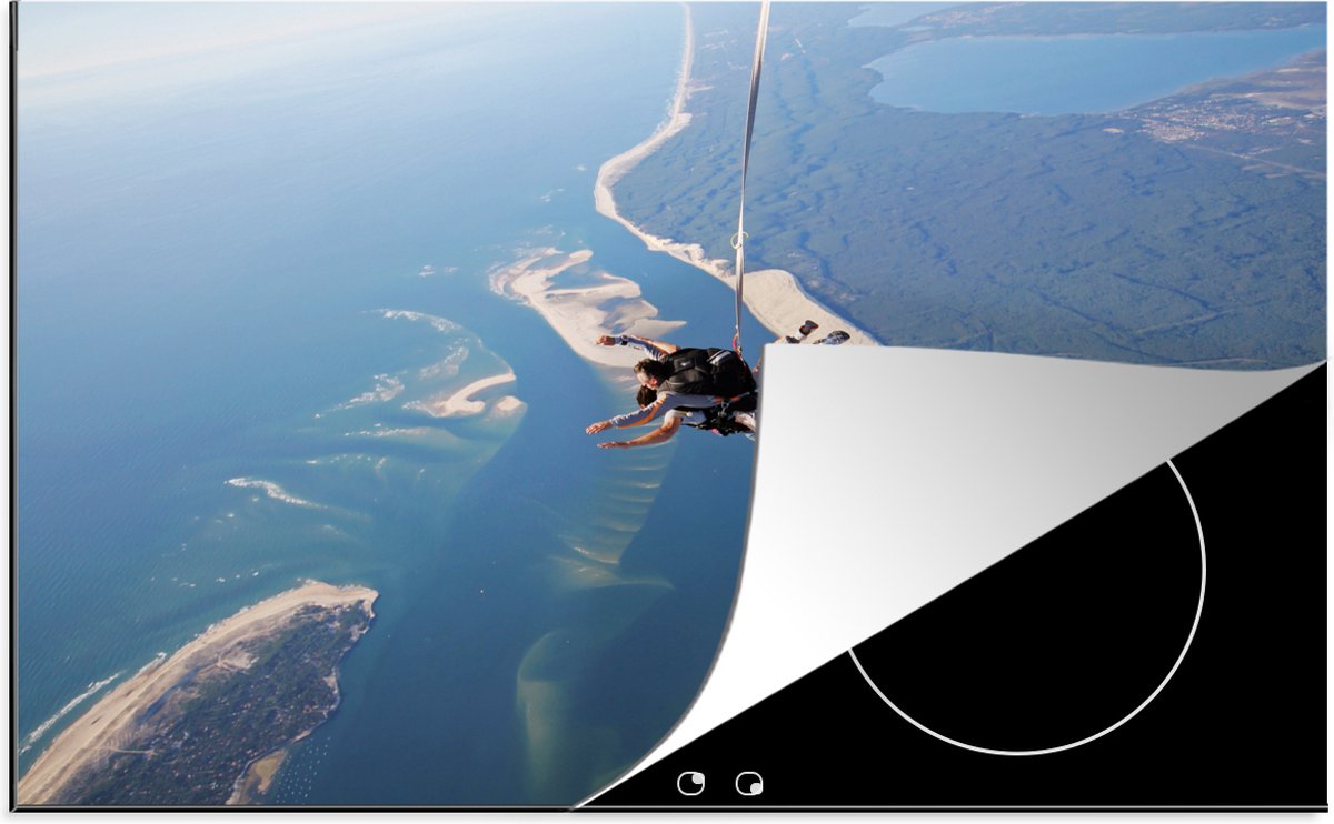 Inductie beschermer - Inductie Mat - Skydiven aan de kust - 80x52 cm - inductiebeschermer - KitchenYeah