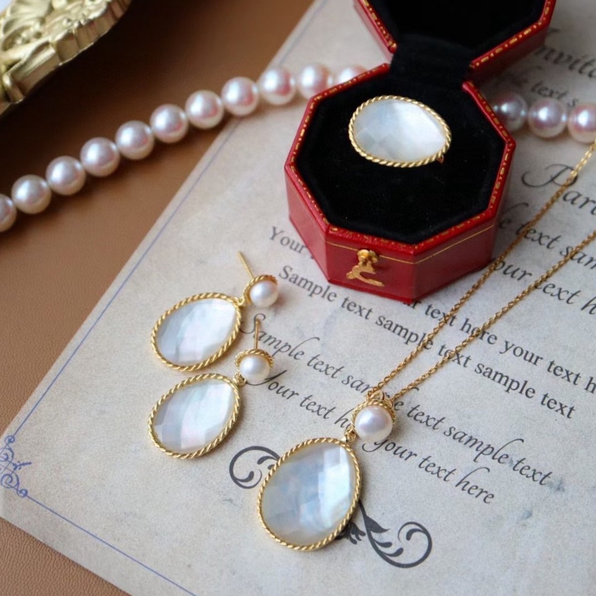 Parelmoer waterdruppel sieraden set - goud vermeil - oorbellen, ketting, verstelbare ring