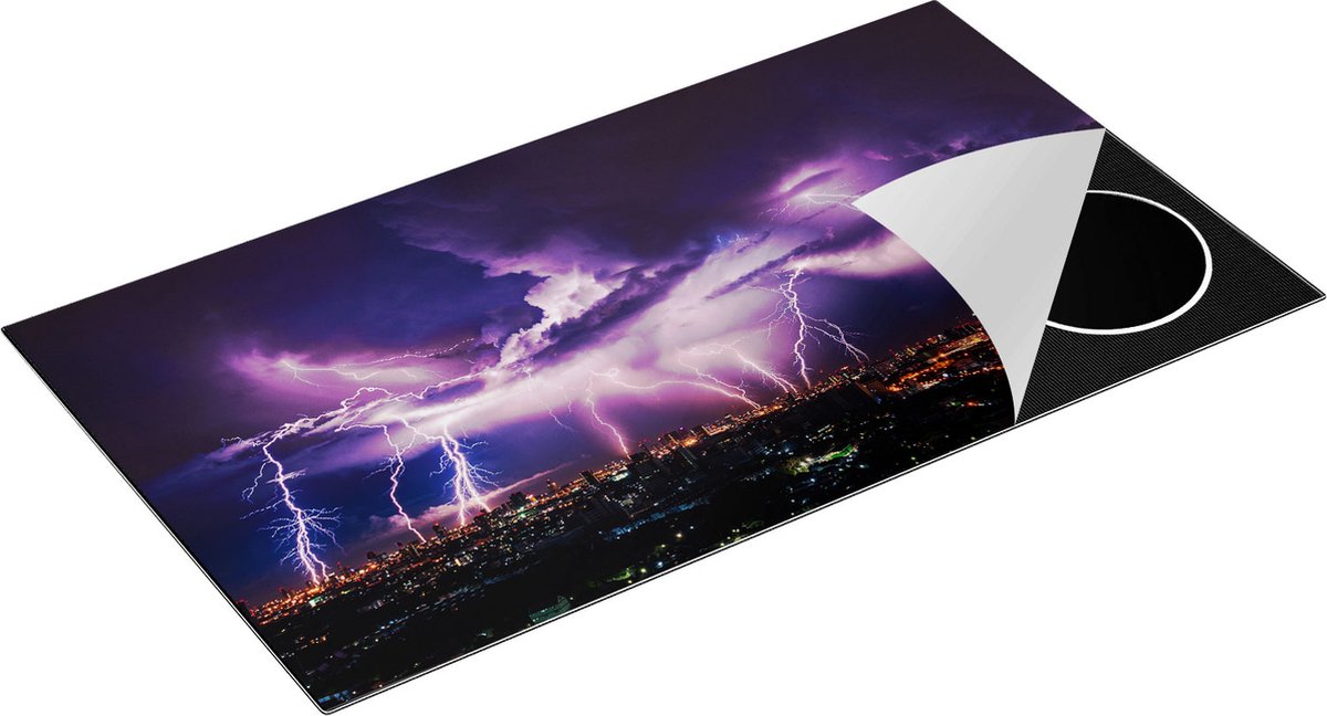 Chefcare Inductie Beschermer Blikseminslag op een Stad in het Paars - 95x55 cm - Afdekplaat Inductie - Kookplaat Beschermer - Inductie Mat