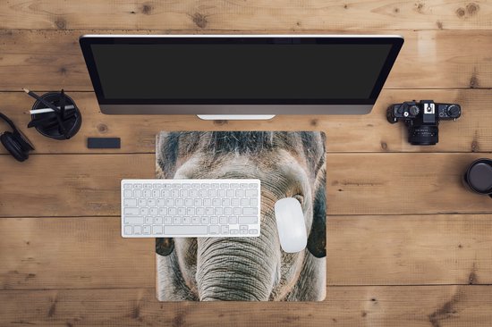 Muismat XXL 40x40 cm - Bureau onderlegger - Bureau mat Olifant - Portret - Dieren - Grijs - Bureaumat - Gaming mousepad xl - Bureaulegger groot - Computer deskmat