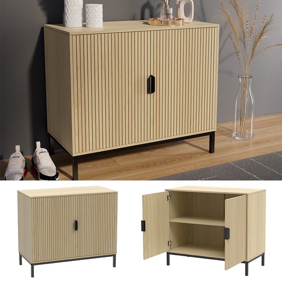 Collage met een eikenhouten dressoir met verticale ribbels. Toont het dressoir in een woonkamer, als los meubel, en met open deuren.