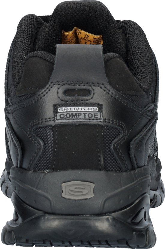 Zwarte werkschoen, achterkant zichtbaar met S-logo en de tekst SKECHERS COMPTIVE. Rode binnenzool zichtbaar.