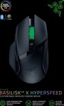 Zwarte Razer Basilisk V3 X Hyperspeed draadloze gaming muis, met groene accenten en logo's.