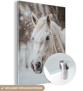 MuchoWow® Glasschilderij 120x160 cm - Schilderij acrylglas - Paard - Wit - Winter - Natuur - Sneeuw - Dieren - Foto op glas - Muurdecoratie woonkamer - Wanddecoratie slaapkamer - Schilderijen