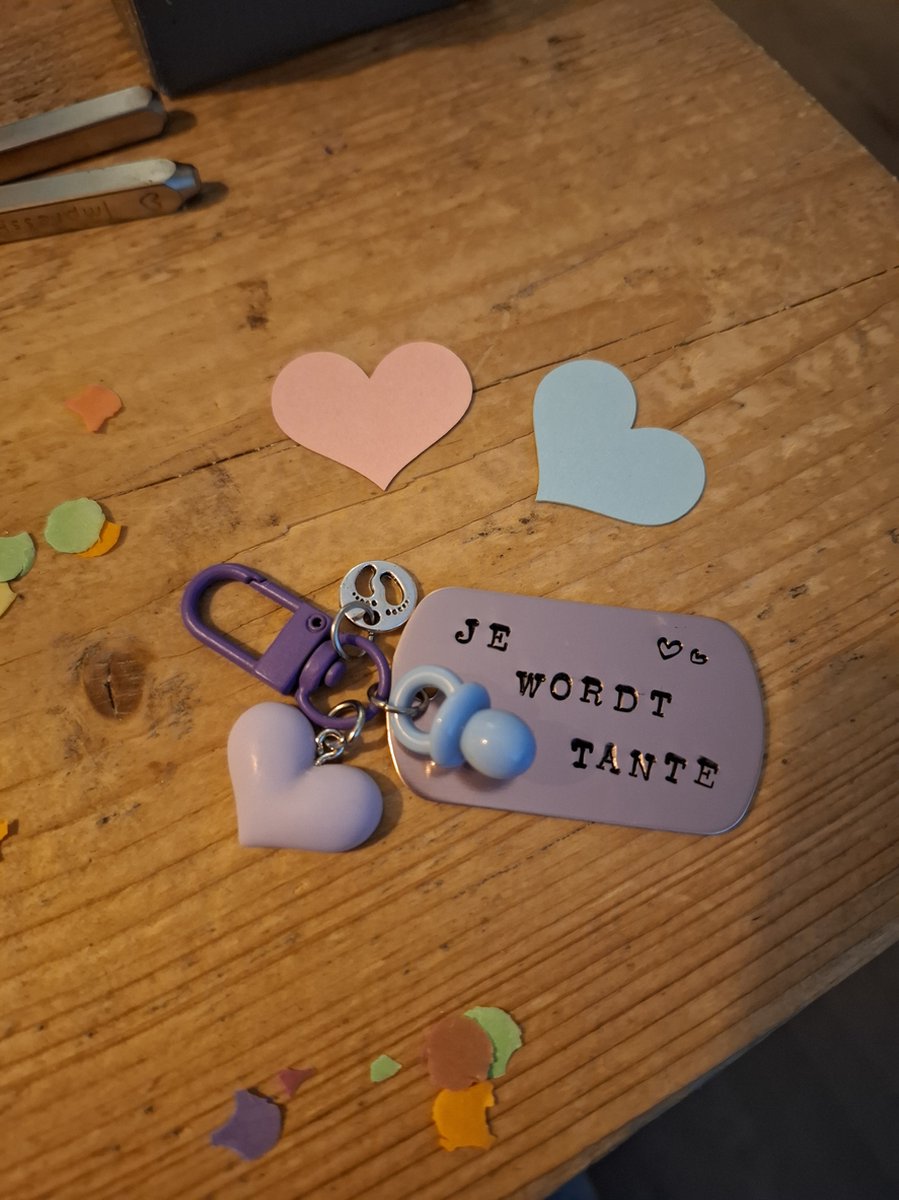 By_Evelien Unieke Sleutelhanger - Je wordt tante - Liefste tante - Originele geboorte aankondiging - Hartje - Roze - Blauw - Tantie - mommy to - Auntie to be 2022 - 2023