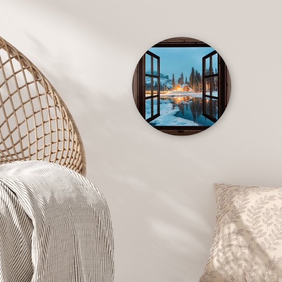 WallCircle® Wandcirkel 30x30 cm - Muurcirkel Doorkijk - Winter - Landschap - Natuur - Huis - Bergen - Muurdecoratie woonkamer - Wanddecoratie slaapkamer - Kamer decoratie accessoires - Ronde schilderijen