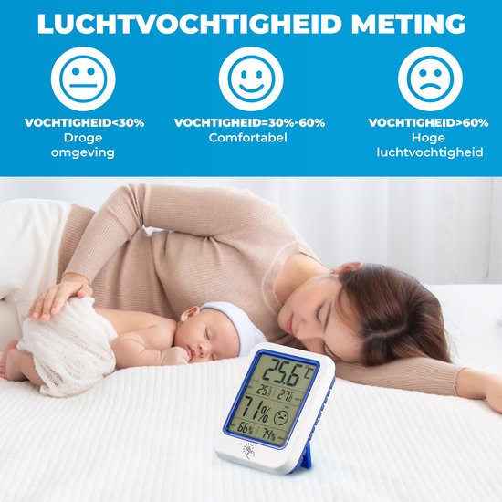 Hygrometer met 25.6°C en 71% luchtvochtigheid, naast een slapende moeder en baby. Iconen tonen droge, comfortabele en hoge luchtvochtigheid.