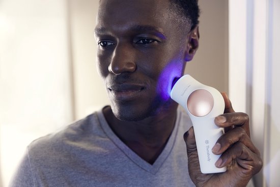Therabody TheraFace PRO - Gezichtsmassage - Multifunctionele Therapie - Massage Apparaat met LED Lichttherapie