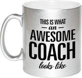 This is what an awesome coach looks like tekst cadeau mok / beker - zilver - 330 ml - Coach / trainer kado