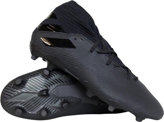 nemeziz zwart