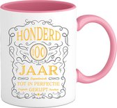 100 Jaar Legendarische Gebrouwen Mok met tekst | Goud - Zilver | Grappig Verjaardag Beker Cadeau | Bedrukte Mokken | Roze | 330 ML