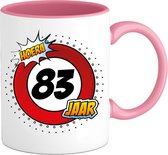 83 Jaar Verkeersbord Mok met tekst | Grappig Verjaardag Beker Cadeau | Bedrukte Koffie en Thee Mokken | Zwart | 330 ML