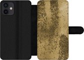 Bookcase Geschikt voor iPhone 12 telefoonhoesje - Goud - Glitter - Structuur - Met vakjes - Wallet case met magneetsluiting
