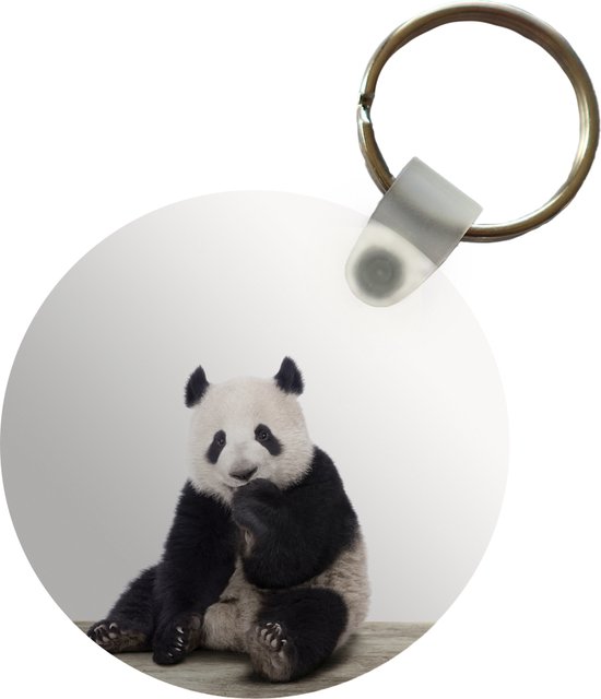Sleutelhanger - Baby Panda - Panda jong - Pandabeertje - Kinderen - Jongens - Meisjes - Plastic - Rond - Uitdeelcadeautjes - Sinterklaas cadeautjes - Uitdeelcadeautjes voor kinderen - Schoencadeautjes - Kleine cadeautjes