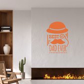 Stickerheld - Muursticker Best dad ever - Woonkamer - Vaderdag - Bolhoed, vergrootglas en snor - Engelse Teksten - Mat Oranje - 78.3x55cm