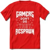 Gamers don't die T-shirt | Neon Rood | Gaming kleding | Grappig game verjaardag cadeau shirt Heren – Dames – Unisex | - Rood - L