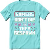 Gamers don't die pixel T-shirt | Gaming kleding | Grappig game verjaardag cadeau shirt Heren – Dames – Unisex | - Licht Blauw - XXL