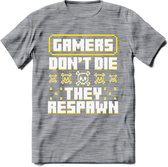 Gamers don't die pixel T-shirt | Geel | Gaming kleding | Grappig game verjaardag cadeau shirt Heren – Dames – Unisex | - Donker Grijs - Gemaleerd - XXL