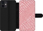 Bookcase Geschikt voor iPhone 12 telefoonhoesje - Krokodillenleer - Dierenprint - Roze - Met vakjes - Wallet case met magneetsluiting