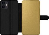 Bookcase Geschikt voor iPhone 12 telefoonhoesje - Goud - Metaal - Luxe - Design - Met vakjes - Wallet case met magneetsluiting