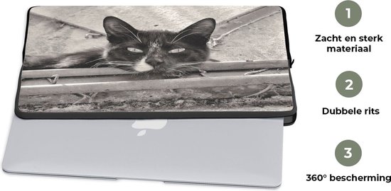 Etui pour ordinateur portable 17 pouces 41x32 cm - Chats en noir et blanc - Etui pour Macbook & Laptop Close-up of a cat - Etui pour ordinateur portable avec photo