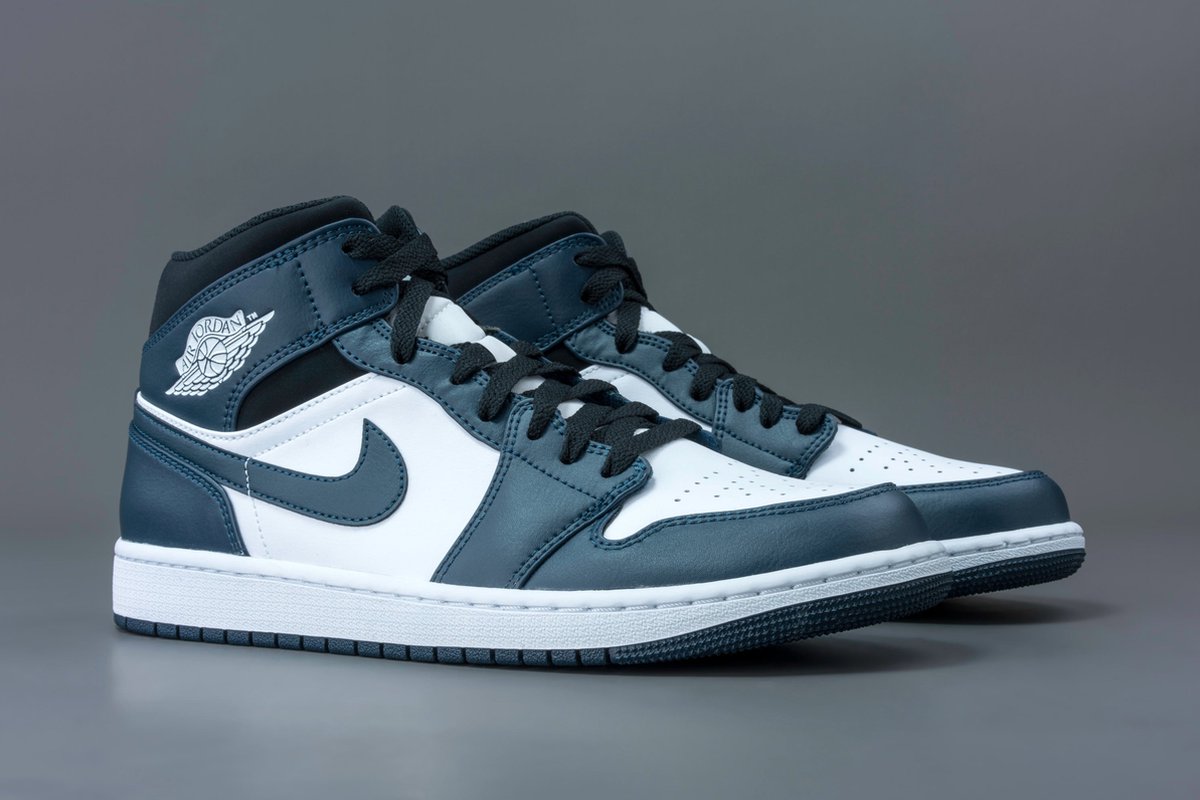 donker blauw jordans