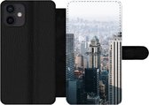 Bookcase Geschikt voor iPhone 12 Mini telefoonhoesje - New York - Skyline - Mist - Met vakjes - Wallet case met magneetsluiting