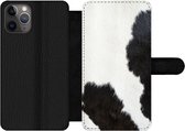 Bookcase Geschikt voor iPhone 11 Pro Max telefoonhoesje - Dierenprint - Koeien - Vacht - Met vakjes - Wallet case met magneetsluiting