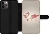 Bookcase Geschikt voor iPhone 11 Pro Max telefoonhoesje - Wereldkaart - Kaart - Letters - Met vakjes - Wallet case met magneetsluiting