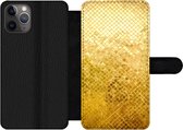 Bookcase Geschikt voor iPhone 11 Pro telefoonhoesje - Goud - Design - Abstract - Met vakjes - Wallet case met magneetsluiting