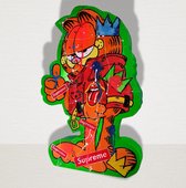 Kleurrijkekunst.com - Popart beeld - Garfield vs Supreme XL - Uniek handgemaakt voor binnen - h 44 cm