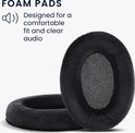 Twee zwarte fluwelen oorkussens voor koptelefoons, ontworpen voor comfort en heldere audio.