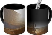 Magische Mok - Foto op Warmte Mok - Zonnestralen langs de vrachtwagen - 350 ML - Uitdeelcadeautjes