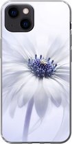 Geschikt voor iPhone 13 mini hoesje - Bloem - Abstract - Wit - Siliconen Telefoonhoesje