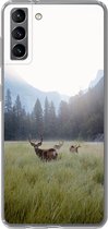 Geschikt voor Samsung Galaxy S21 Plus hoesje - Bos - Herten - Mist - Siliconen Telefoonhoesje