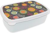 Broodtrommel Wit - Lunchbox - Brooddoos - Meisje - Hartjes - Liefde - Patronen - Girl - Roze - Kinderen - Kind - 18x12x6 cm - Volwassenen