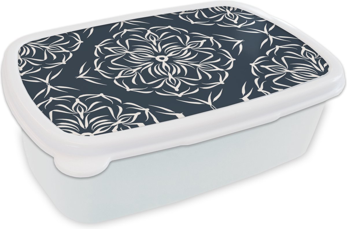 Broodtrommel Wit - Lunchbox - Brooddoos - Patroon - Bloem - Donkerblauw - 18x12x6 cm - Volwassenen